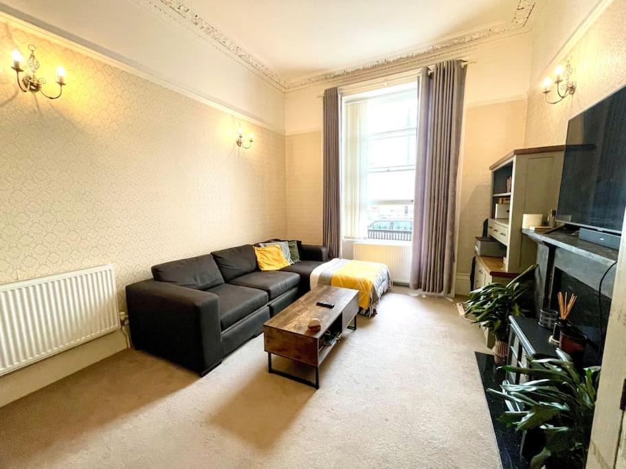 Entire 2 Bedrooms Flat In Victoria, Central Londres Extérieur photo