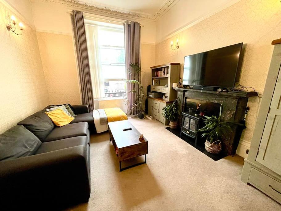 Entire 2 Bedrooms Flat In Victoria, Central Londres Extérieur photo